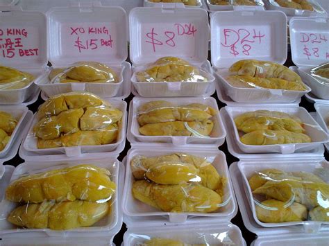 Durian Singapore Mat Salleh Cari Makan