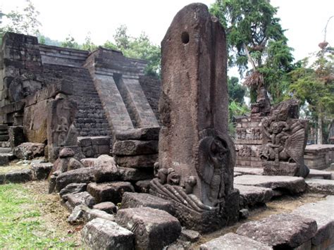 Candi Sukuh Piramida Suku Maya Di Tengah Pulau Jawa Jakarta