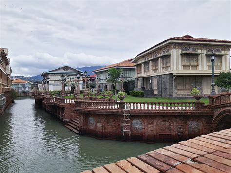 Las Casas Filipinas De Acuzar And Camaya Coast Bataan Day T