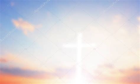Cruz Cristiana Aparece Brillante En El Fondo Del Cielo 2023