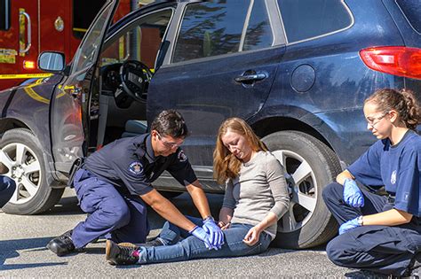 How To Become An Emergency Medical Responder