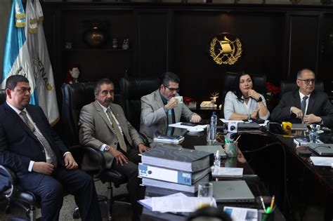 TSE convocará a exfuncionarios y académicos para analizar lo que