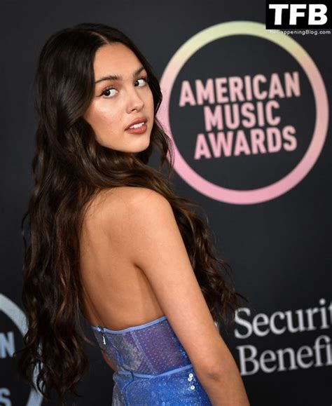 Olivia Rodrigo Shows Off Her Sexy Tits At The 2021 American Music