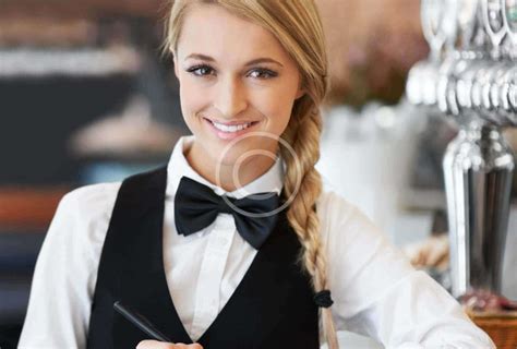 4 Ways To Be A Great Waitress 1elleven