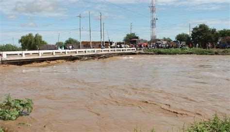Lambayeque Río La Leche Se Desborda E Inunda Ciudad De Íllimo Foto 1