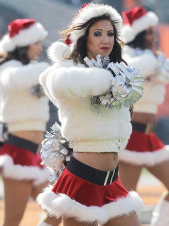 Former Cincinnati Bengals Cheerleader Sarah Jones Photo Pictures Cbs News