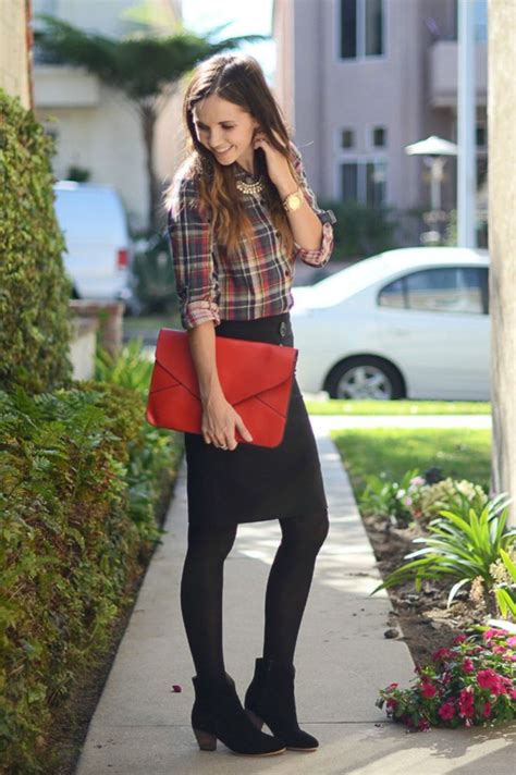 6 Cute And Easy Ways To Style A Flannel Society19 How To Wear