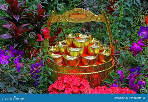 Chinese Feng Shui Gold Ingots And Wealth Pot Stock Image Image Of