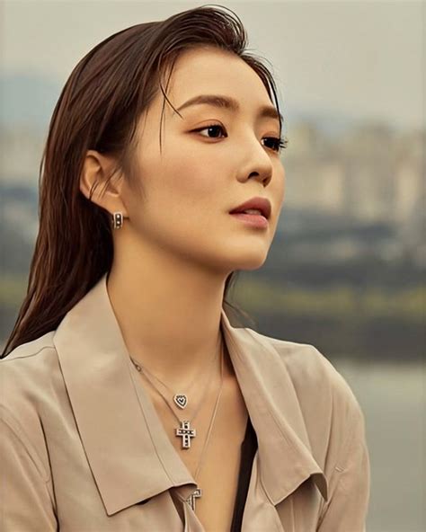 Fueled by irene's belief that the world could use more expressions of love and encouragement, ireneisgood label hopes to empower people to stay true. Gorgeous Beauty of Red Velvet Irene with Luxury Italian ...
