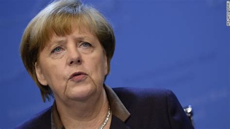 La Canciller Angela Merkel Se Fractura La Pelvis En Un Accidente De