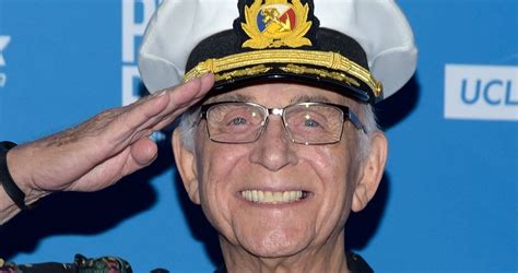 gavin macleod ‘love boat captain dead at 90