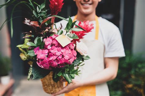 How To Keep Flowers Fresh Until Delivery Tips For Florists
