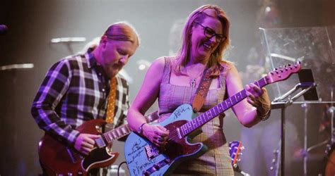 Tedeschi Trucks Band Performs ‘i Am The Moon Iii The Fall In Its Entirety To Launch Beacon