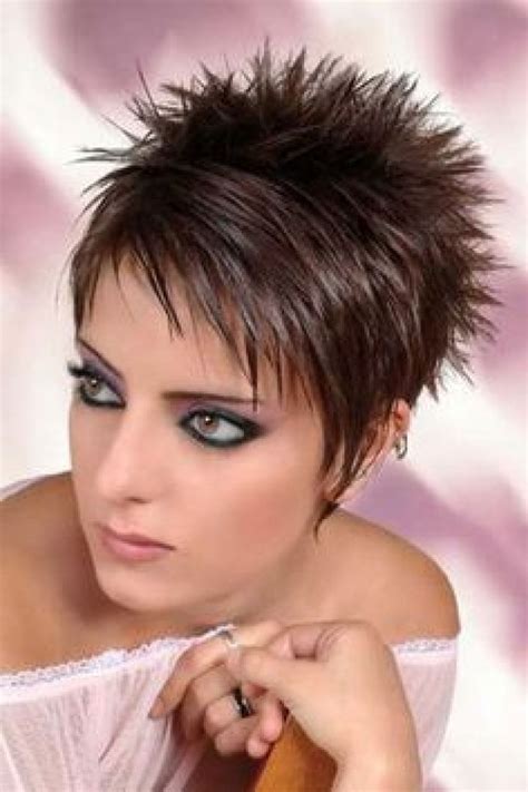 22 Trendy Short Hairstyles For Round Faces Hairstyle Catalog