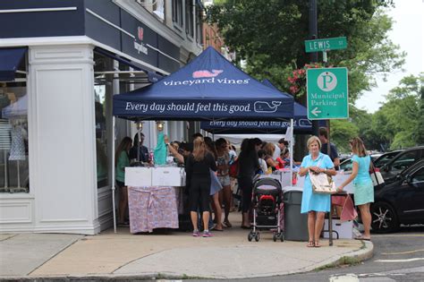 Greenwich Chamber Of Commerce Presents 2019 Greenwich Sidewalk Sales