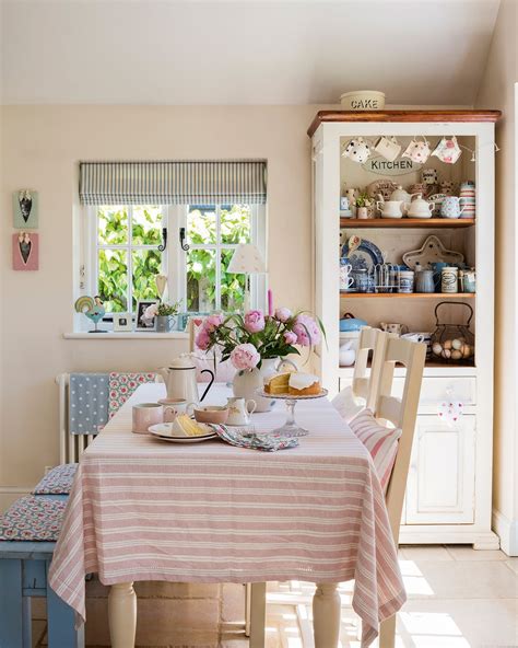 Cottage Kitchens 16 Inspiring Ideas For Your Room Real Homes