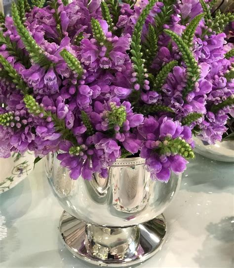 A Imagem Pode Conter 1 Pessoa Planta E Flor Flowers Glass Vase Vase