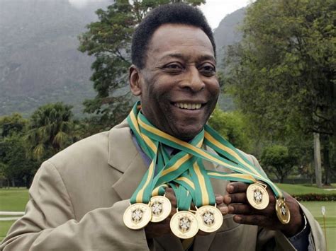 Welcome to the official facebook page of pelé. Pele Urges All to Not Compare His Son, Grandson to Him | Football News