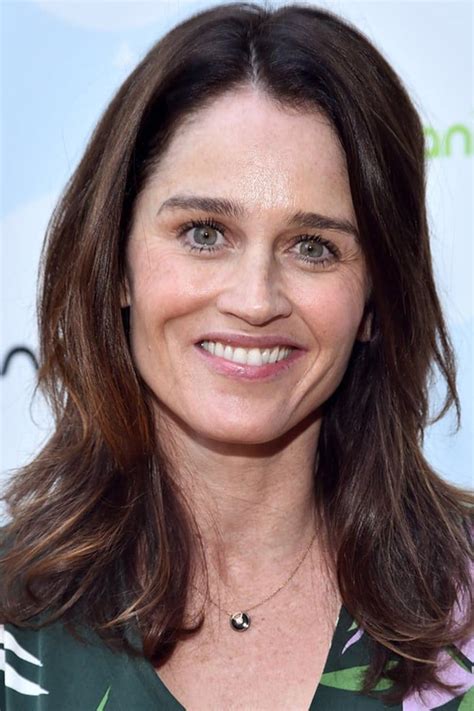 Robin Tunney About Entertainmentie