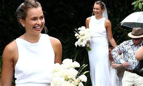 Tahlia Giumellis Wedding Dress Designer Revealed Daily Mail Online