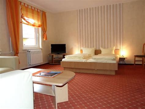 Check spelling or type a new query. "Großes Doppelzimmer" Altstadthotel Goldene Kugel (Waren ...