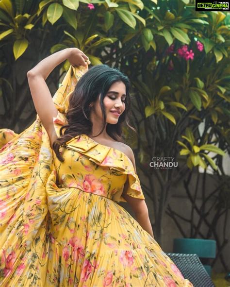 Nabha Natesh Instagram Yellow Being The Season Fav 🐥☀️⚠️📒🍋⭐️🌼🥴🌻🌽
