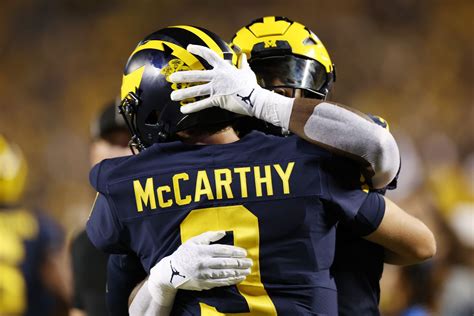 Social Media Reactions From Michigans Blowout Victory Over Hawaii Maize N Brew
