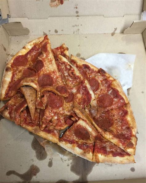 27 Worst Pizza Fails LAUGHTARD