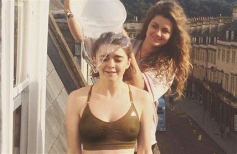 Maisie Williams Maisie Williams With A Valyrian Steel Sword Hot Sex Picture