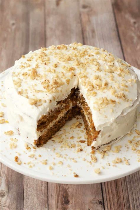 I know some carrot cake recipes call for raisins or nuts, but i prefer to leave them out because i know that not everyone is a fan of them. Vegan Carrot Cake - Loving It Vegan