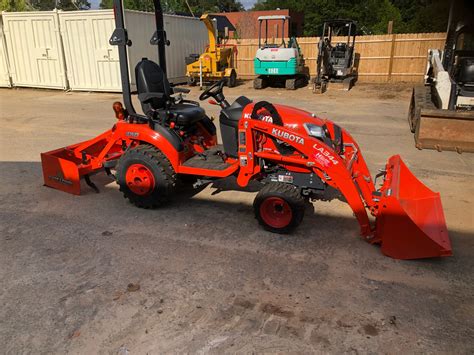 Kubota Mini Tractor W Front End Loader And Box Blade Holland Rent All