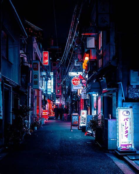 Photographer Reveals A Cyberpunk View Of Tokyo By Wandering The Neon