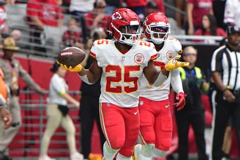 After Option Decision Kc Chiefs Rb Clyde Edwards Helaire Enters Career