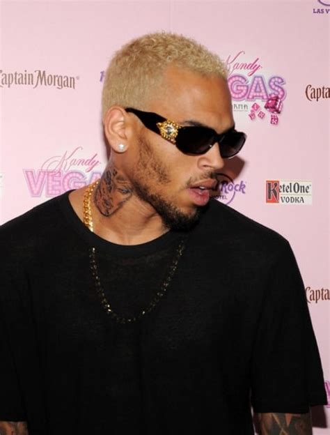 10 Of The Coolest Chris Brown Hairstyles To Try Cool Mens Hair