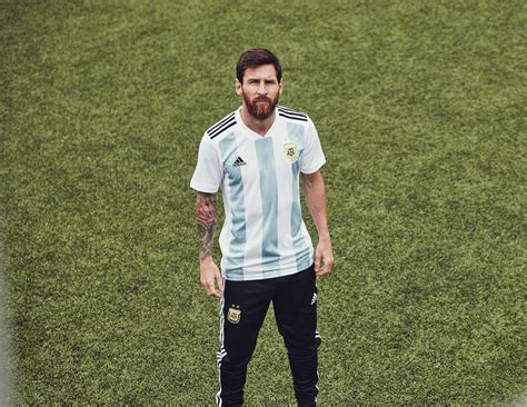 Messi Wearing Argentinas New World Cup Jersey Rbarca