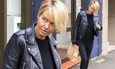 Lara Bingle Flaunts Newly Highlighted Blonde Hairstyle Daily Mail Online