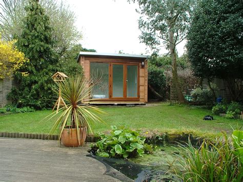 Nestled In This Beautiful Garden This Lodge Looks Brilliant In Its