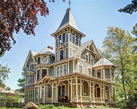 21 Stunning Colonial Victorian Homes - JHMRad