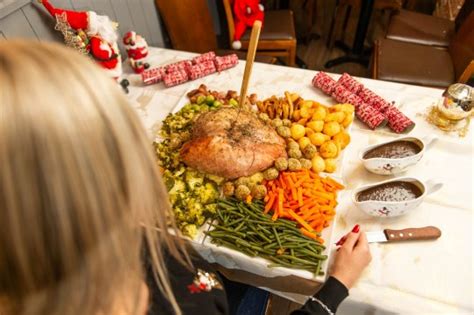 When it comes to christmas dinner we've all got our favourites, and according to a recent survey conducted by asda, some foods are much more coming in at number 2 of the most popular christmas foods: Could you eat the 'World's biggest' Christmas dinner? | Metro News