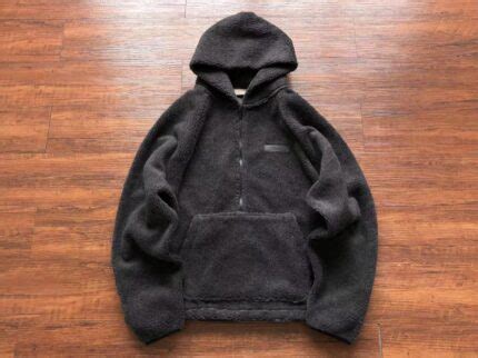 Essential Fog Fleece Black