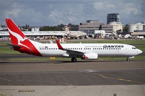 Queensland Plane Spotting Qantas Boeing 737 800 Vh Xzd Enters Service