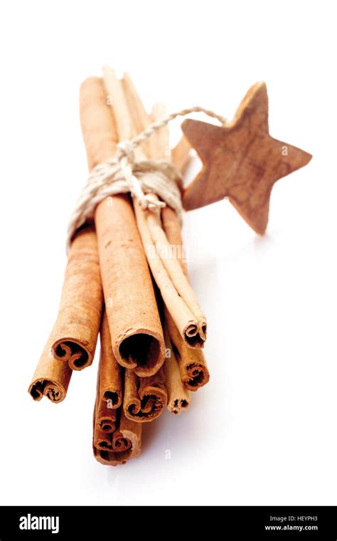 A Bundle Of Cinnamon Sticks Stock Photo Alamy