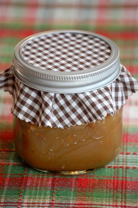 Heritage Schoolhouse Homemade Pecan Praline Sauce