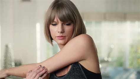 Taylor Swift Stars In Latest Apple Music Ad Bandt