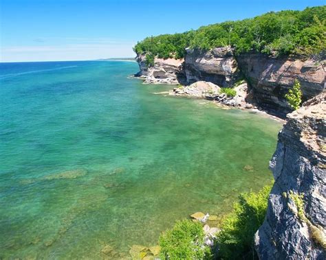 Upper Peninsula Michigan Travel Guide —