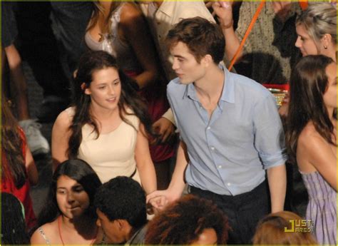Kristen Stewart And Robert Pattinson Kisses In Rio Photo 393080 Photo Gallery Just Jared Jr