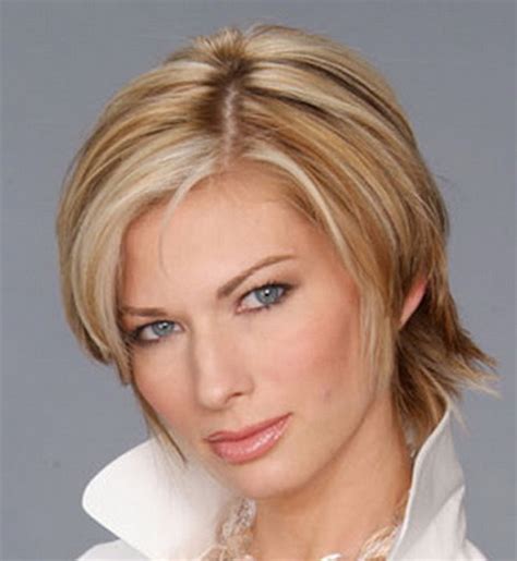 short layered hairstyles for women over 40