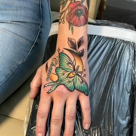 101 Amazing Luna Moth Tattoo Designs You Need To See Outsons Men S