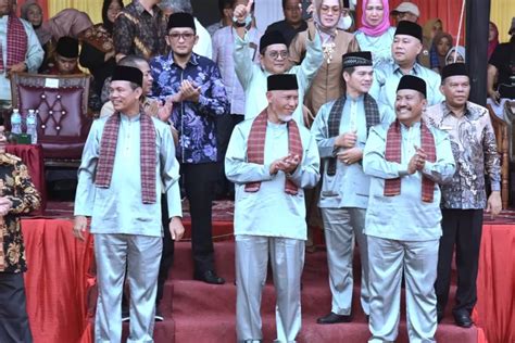 Gubernur Sumbar Sebut Pesona Hoyak Tabuik Pariaman Sebagai Festival