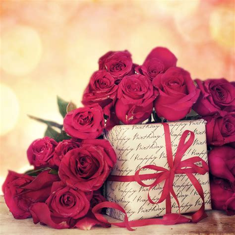 T Box With Red Roses 52540 Happy Birthday Greetings Happy